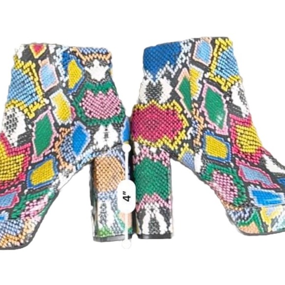 Bamboo  Sorbet Ankle Boots Multi Color  Rainbow Faux Leather Sz 5.5 Colorful - Picture 2 of 14